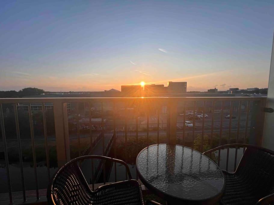 Apartamento Lincoln View Sleeps 4 Balcony Self Check-In Exterior foto
