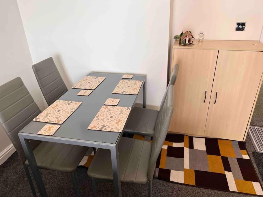 Apartamento Lincoln View Sleeps 4 Balcony Self Check-In Exterior foto