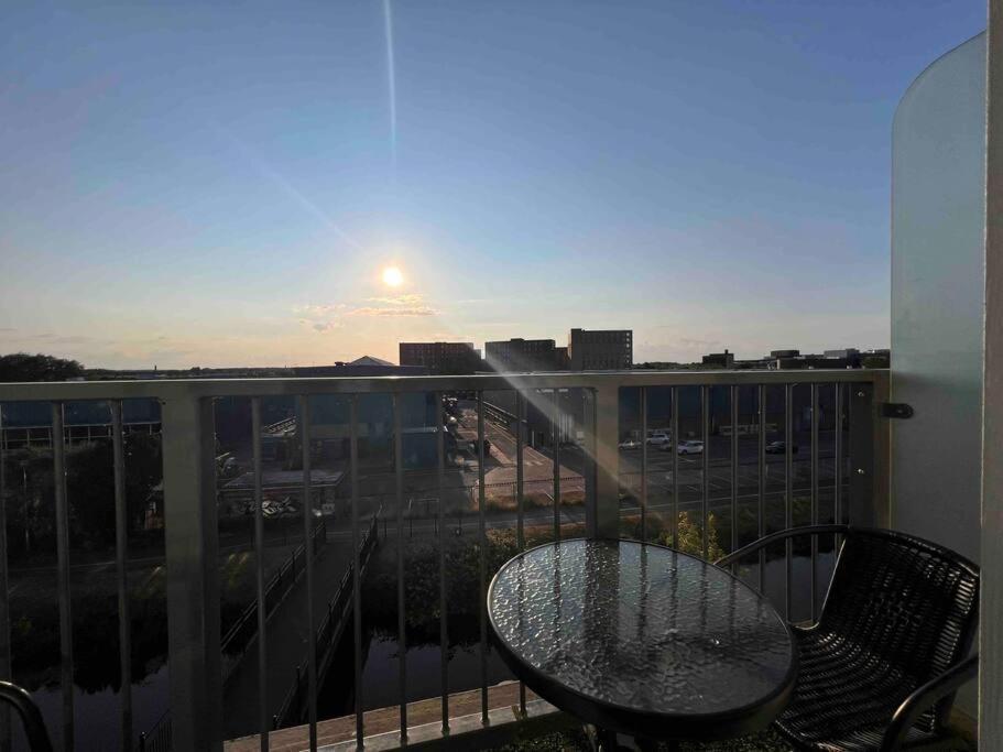 Apartamento Lincoln View Sleeps 4 Balcony Self Check-In Exterior foto